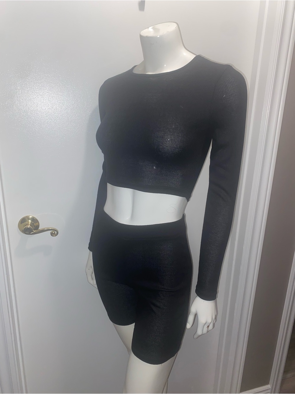 Unbranded Black Ribbed Long-Sleeve Crop Top with ribbed biker shorts